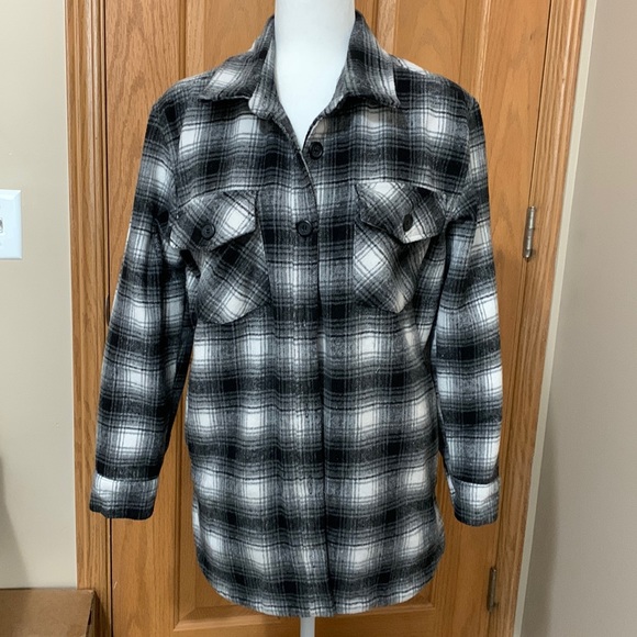 Thread & Supply black ivory plaid shacket size small - Picture 1 of 7